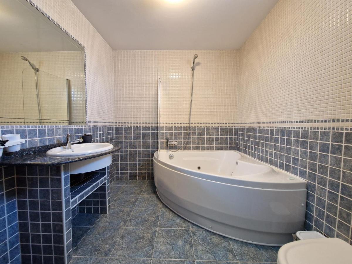 Amplio Y Centrico Piso En O Grove Apartment Bagian luar foto